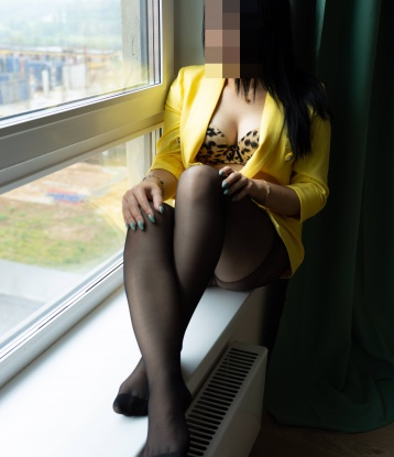 Мое тело горит от страсти, а взгляд искусительными глазами заведет тебя с первой секунды. Люблю эксперименты и открыта для новых ощущений, готова исполнить твои самые сокровенные фантазии. У меня есть отличные отзывы о моих услугах, которые гарантируют их качество. Фото настоящие, без ретуши и фотошопа. Живу в Москве, в уютной квартире, где ты можешь отдохнуть от суеты и испытать настоящий восторг. В моих нежных руках ты найдешь истинное блаженство. 🌟💋 3300, 19 лет