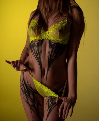 У меня опыт и нежность, которая сведет тебя с ума. 🌟Мои услуги включают классический секс, оральный секс, ролевые игры и многое другое. Тысячи довольных клиентов подтвердят, что я лучшая 🥇. Смотри мои фото и убедись в этом сам! Хочешь познакомиться? Жду тебя в Москве, чтобы сделать твое время незабываемым 😈💋 4852, 20 лет